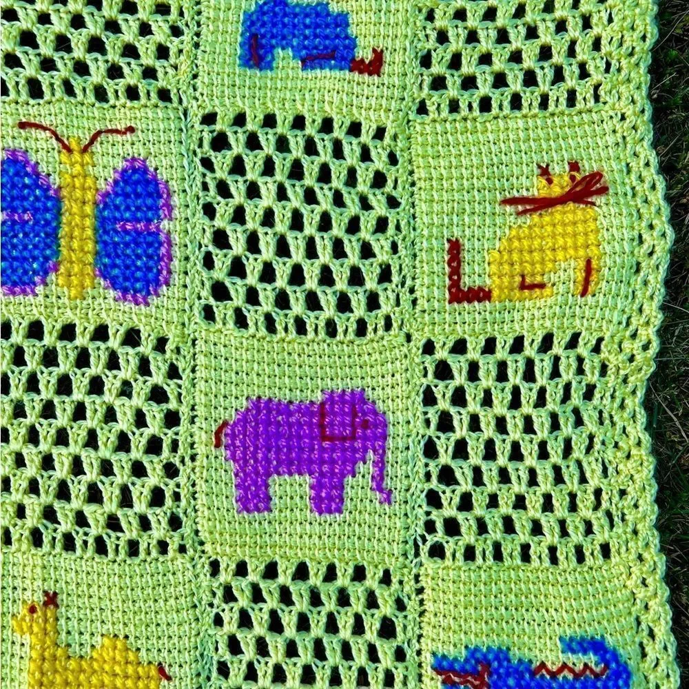 Vtg MCM Handmade Yellow Crotcheted Afghan/Baby Blanket Zoo Animals Squares GVC